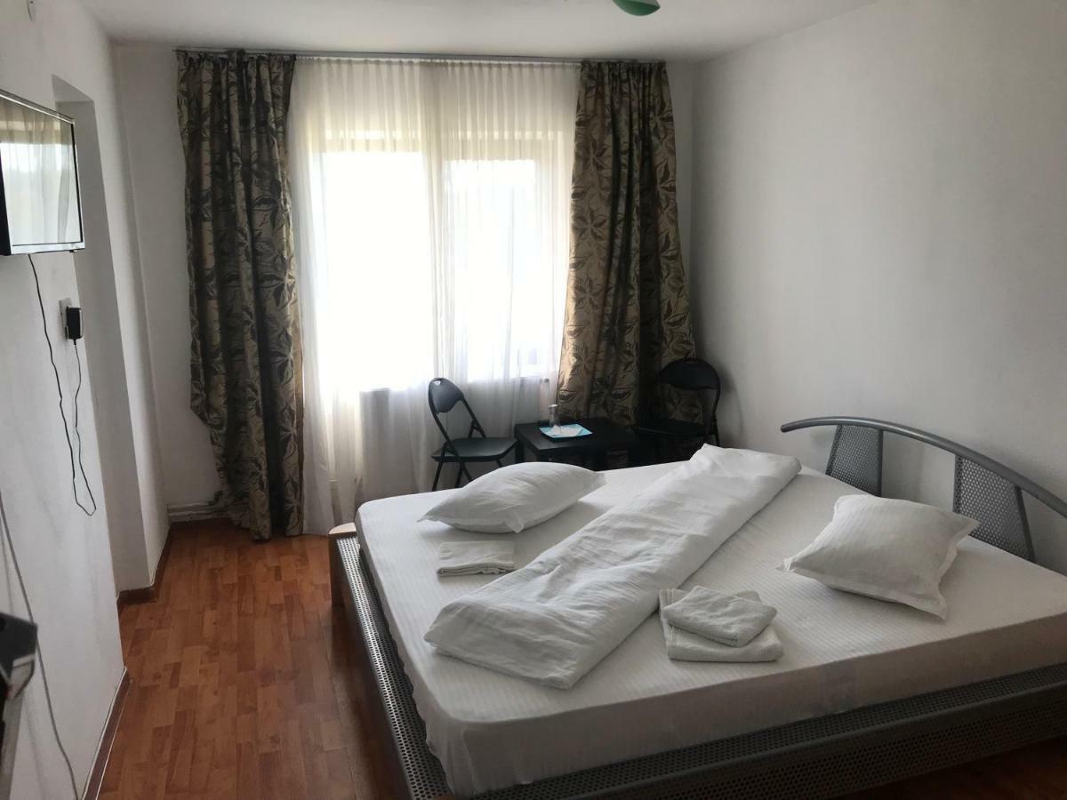 Casa De Vacanta Madalina Novaci-Străini Eksteriør bilde